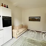 아파트 Meschihouse - Leonardo 35 *